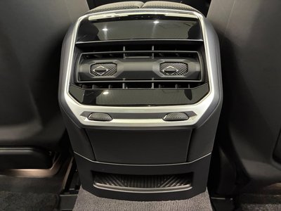 2025 BMW I7 thumbnail 19