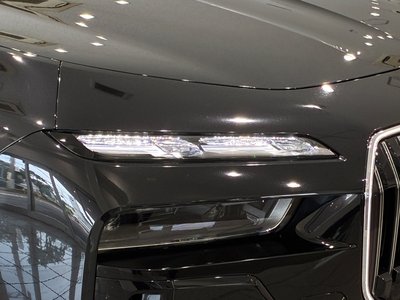 2025 BMW I7 thumbnail 48