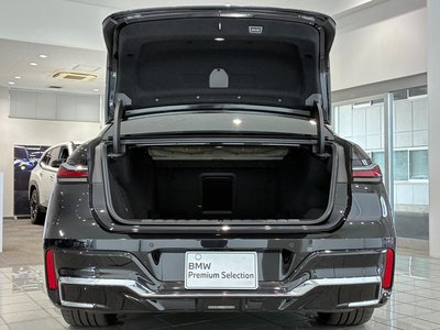 2025 BMW I7 thumbnail 50