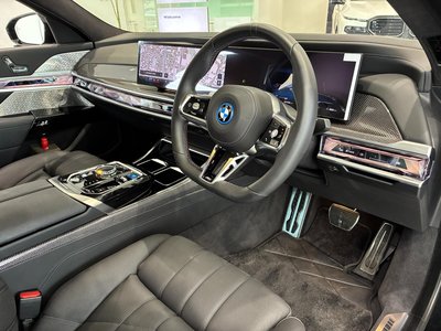 2025 BMW I7 photo 8