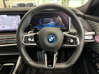 2025 BMW I7 thumbnail 18