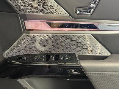 2025 BMW I7 thumbnail 42