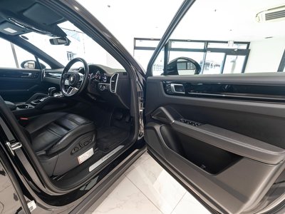 2021 Porsche CAYENNE photo 13
