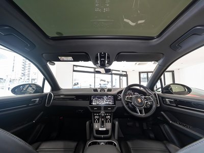 2021 Porsche CAYENNE thumbnail 19