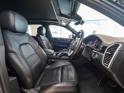 2021 Porsche CAYENNE photo 16