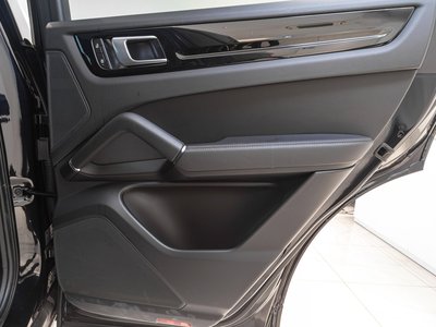 2021 Porsche CAYENNE thumbnail 43