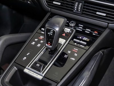 2021 Porsche CAYENNE thumbnail 23