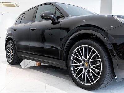 2021 Porsche CAYENNE photo 8