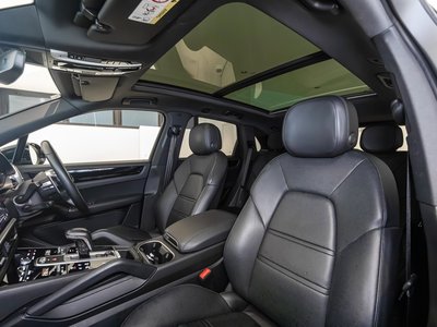 2021 Porsche CAYENNE thumbnail 39