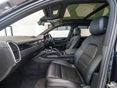 2021 Porsche CAYENNE thumbnail 37
