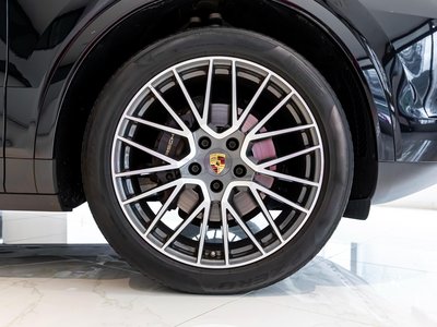 2021 Porsche CAYENNE photo 10
