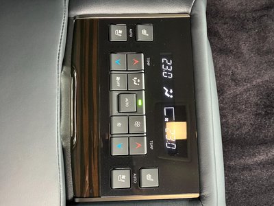 2016 Lexus LX 照片 32