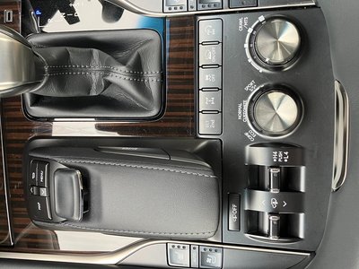 2016 Lexus LX 照片 35
