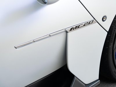 2022 Maserati MC20 — фото 18