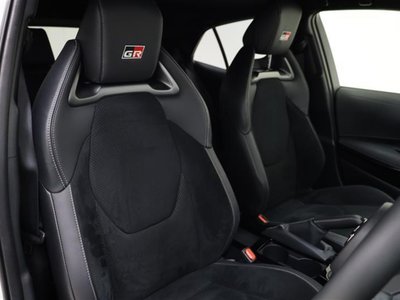 صورة 15 لـ 2025 Toyota GR COROLLA