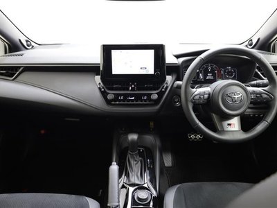 صورة 14 لـ 2025 Toyota GR COROLLA