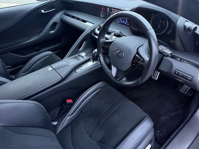 2017 Lexus LC thumbnail 25