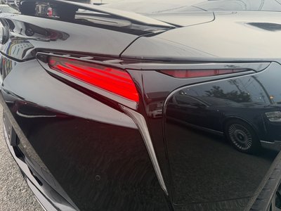 2017 Lexus LC thumbnail 22