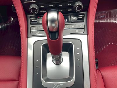 صورة مصغرة 26 لـ 2026 Porsche 718