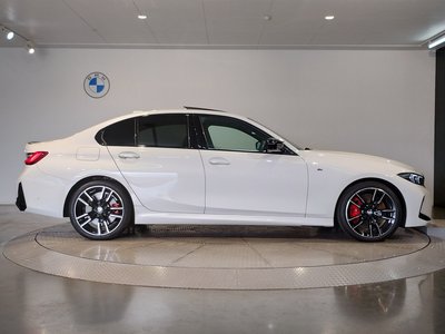2025 BMW 3 SERIES photo 10