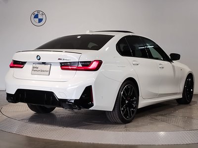 2025 BMW 3 SERIES photo 9