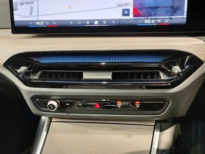 2025 BMW 3 SERIES thumbnail 44