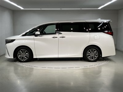 2025 Toyota ALPHARD — фото 3