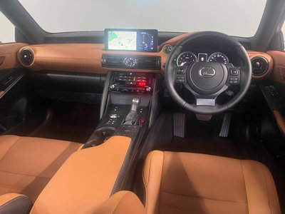 2025 Lexus IS 缩略图 13