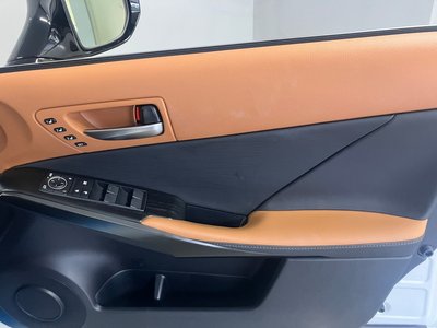 2025 Lexus IS 缩略图 17