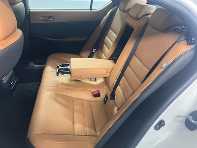 2025 Lexus IS 缩略图 18