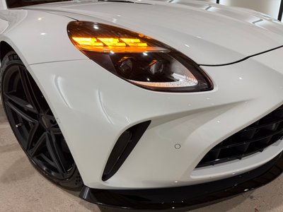2026 Aston Martin VANTAGE 缩略图 12