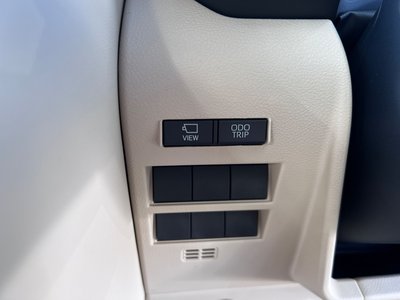 2023 Toyota LAND CRUISER 300 — фото 31