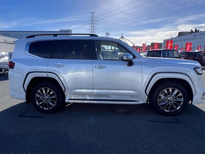 2023 Toyota LAND CRUISER 300 — фото 10
