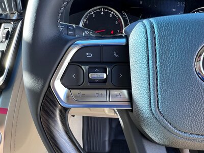 2023 Toyota LAND CRUISER 300 — фото 57