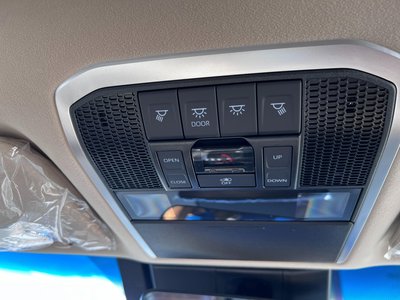 2023 Toyota LAND CRUISER 300 — фото 112