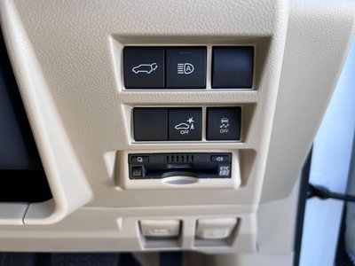 2023 Toyota LAND CRUISER 300 — фото 28