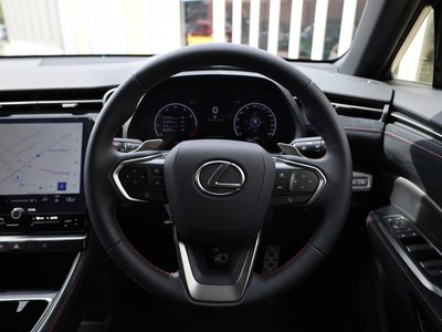 2025 Lexus LBX — миниатюра 8