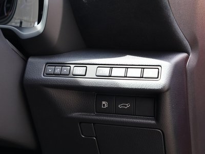 2025 Lexus LBX — миниатюра 15