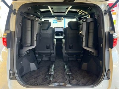2025 Toyota ALPHARD 照片 13