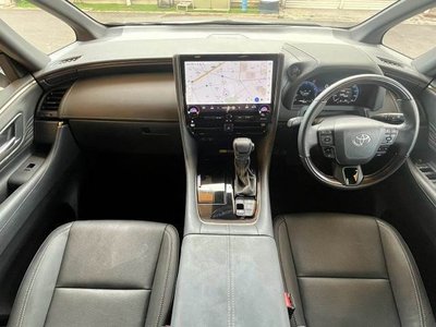 2025 Toyota ALPHARD 照片 2