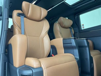 صورة 33 لـ 2025 Toyota VELLFIRE