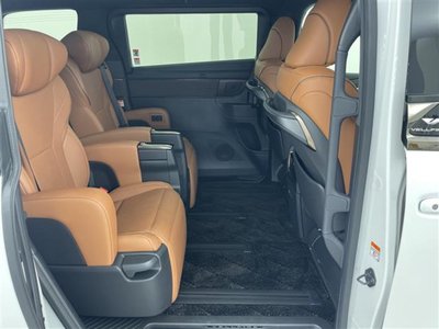 صورة 32 لـ 2025 Toyota VELLFIRE