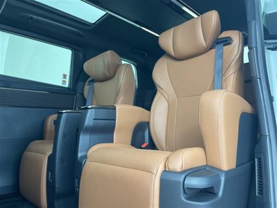 صورة 35 لـ 2025 Toyota VELLFIRE