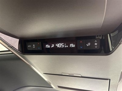 صورة 24 لـ 2025 Toyota VELLFIRE