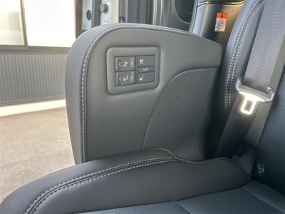 صورة 18 لـ 2025 Toyota ALPHARD