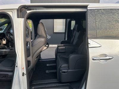 صورة 21 لـ 2025 Toyota ALPHARD
