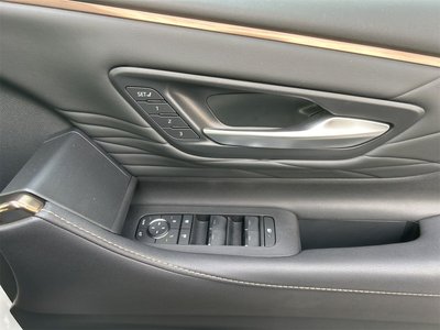 صورة 31 لـ 2025 Toyota ALPHARD