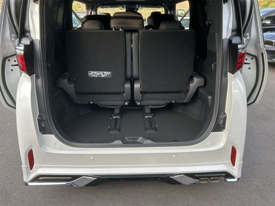 صورة 19 لـ 2025 Toyota ALPHARD