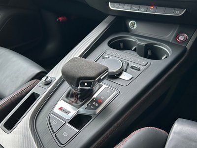 صورة 15 لـ 2020 AUDI RS4 AVANT