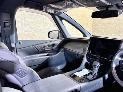 صورة 14 لـ 2024 Toyota ALPHARD